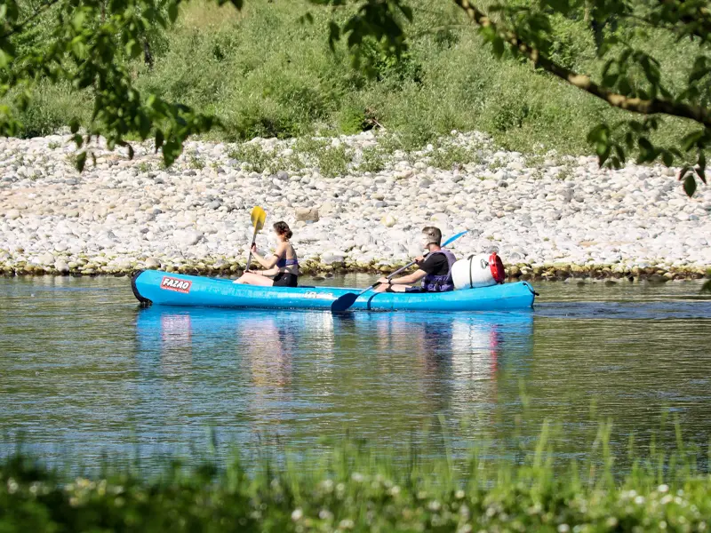 Camping am Flussufer in der Ardèche